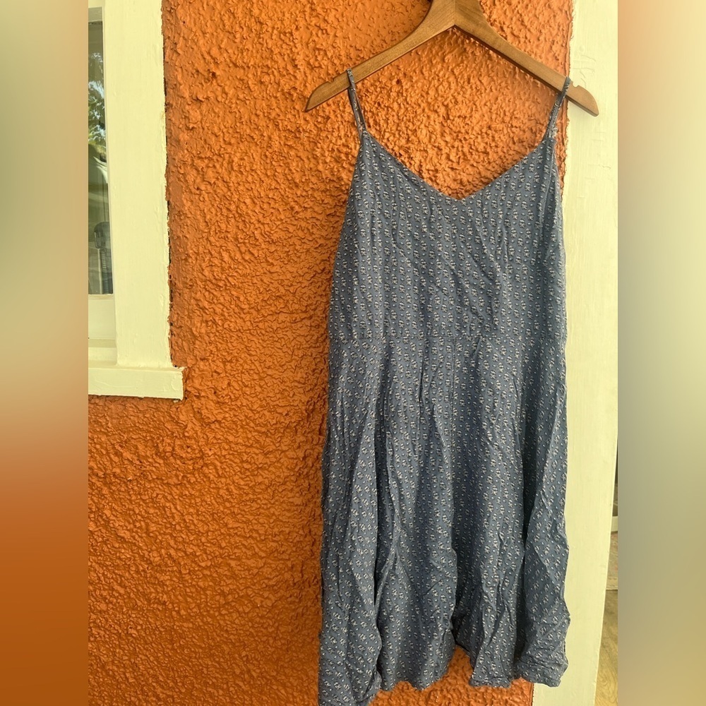 GAP Size Large Cami Dress Fit & Flare V-neck Blue Floral Smocked Back FLAWED